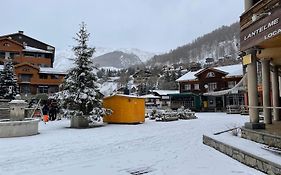 Allos, logement pieds des pistes, à 10 minutes de la base de loisirs